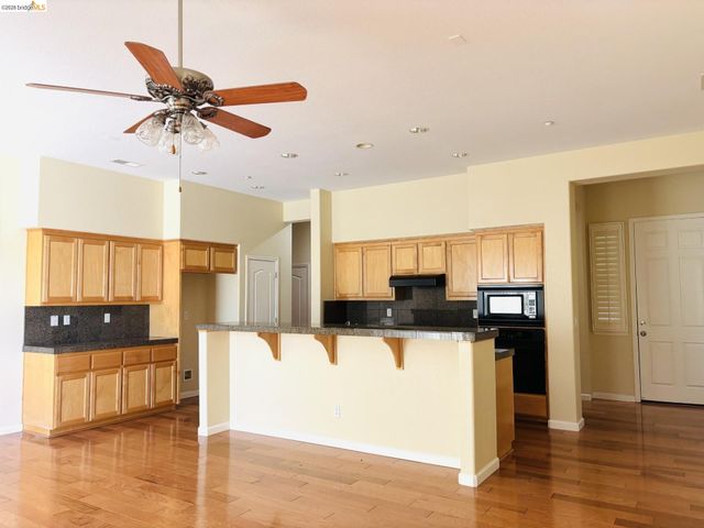2440 Berkshire Ln, Brentwood, CA 94513