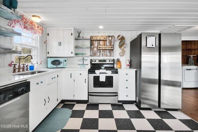 166 Ocean Boulevard W, Supply, NC 28462