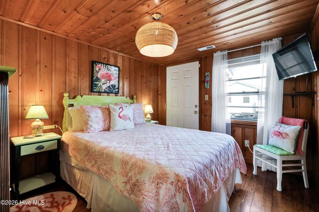 166 Ocean Boulevard W, Supply, NC 28462