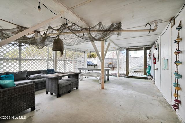 166 Ocean Boulevard W, Supply, NC 28462