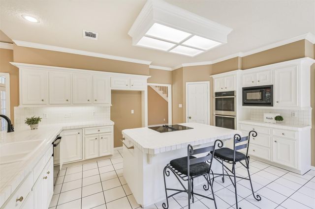 1803 Lofty Maple Trail, Kingwood, TX 77345