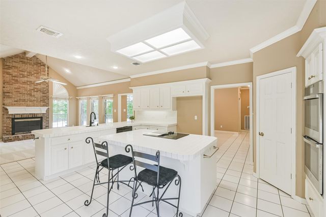1803 Lofty Maple Trail, Kingwood, TX 77345