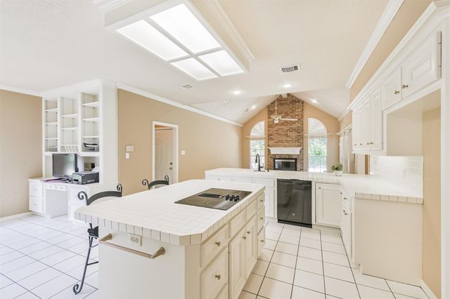 1803 Lofty Maple Trail, Kingwood, TX 77345