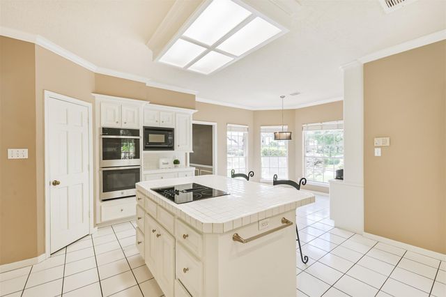 1803 Lofty Maple Trail, Kingwood, TX 77345
