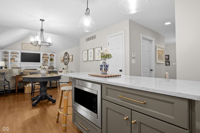 3984 Jonathan Ridge Drive, Columbus, IN 47201