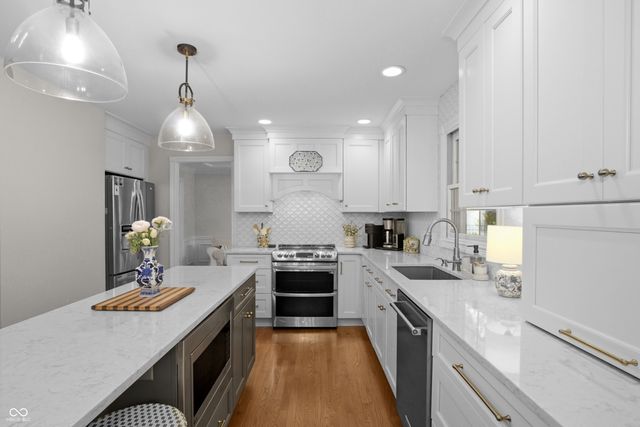 3984 Jonathan Ridge Drive, Columbus, IN 47201