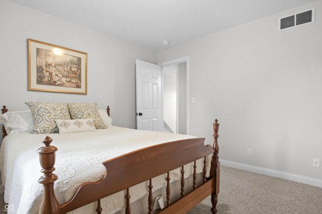 3984 Jonathan Ridge Drive, Columbus, IN 47201