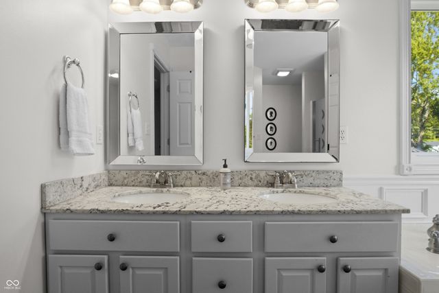 3984 Jonathan Ridge Drive, Columbus, IN 47201