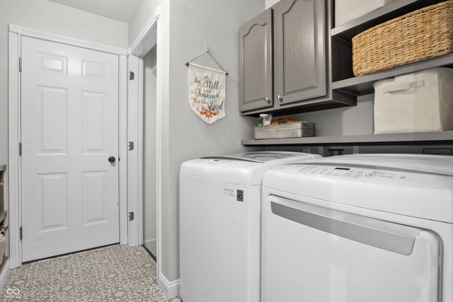 3984 Jonathan Ridge Drive, Columbus, IN 47201