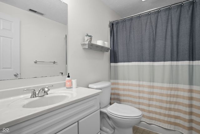 3984 Jonathan Ridge Drive, Columbus, IN 47201