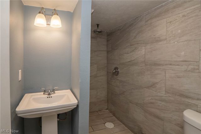 318 Elmport Avenue NE, Canton, OH 44704