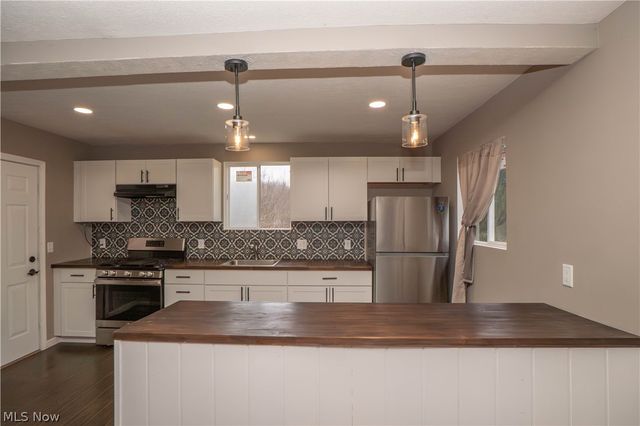 318 Elmport Avenue NE, Canton, OH 44704