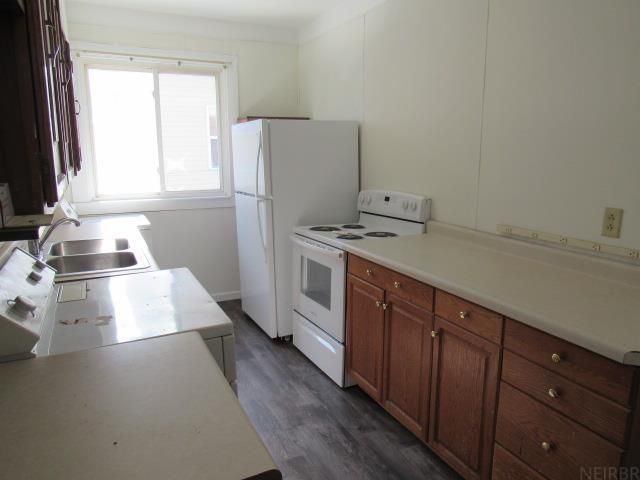 108 S Wayne Street, Manchester, IA 52057