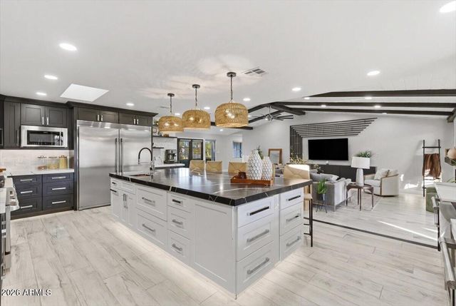 9026 N 67TH Street N, Paradise Valley, AZ 85253