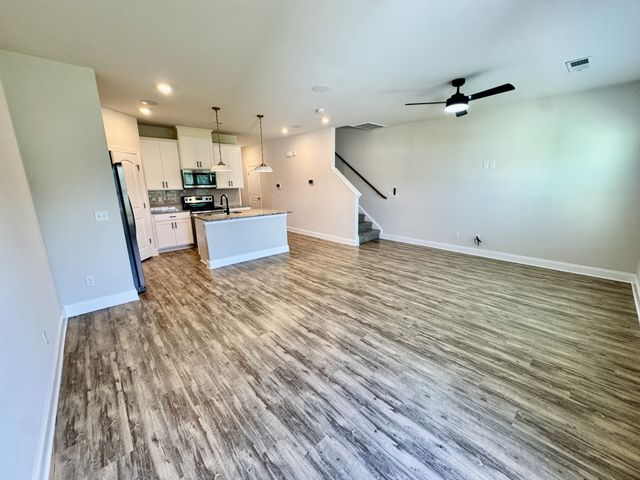 523 Stovall Ln, Columbia, TN 38401