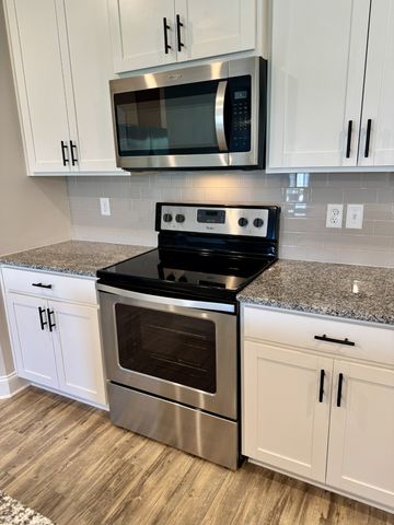 523 Stovall Ln, Columbia, TN 38401