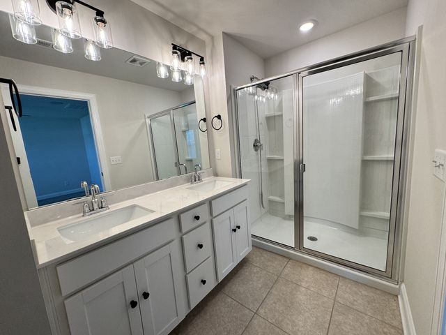 523 Stovall Ln, Columbia, TN 38401