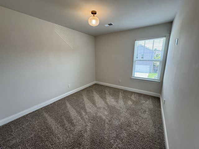 523 Stovall Ln, Columbia, TN 38401