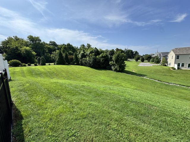 523 Stovall Ln, Columbia, TN 38401