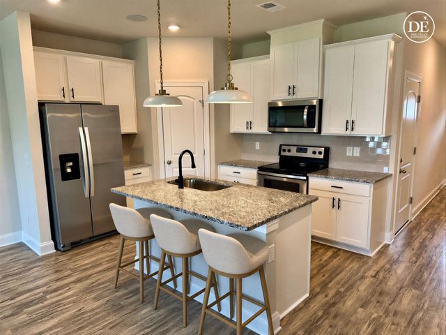 523 Stovall Ln, Columbia, TN 38401