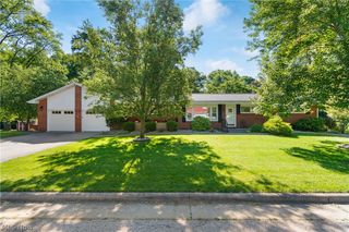1222 Pleasantview Avenue SE, North Canton, OH 44720