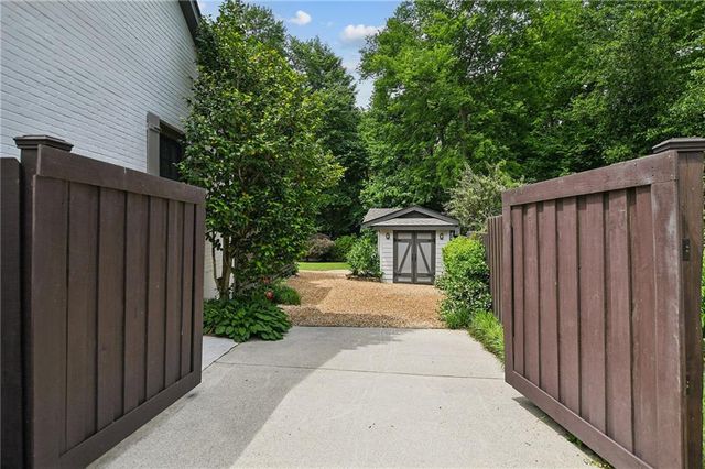 2067 Fairhaven Circle NE, Atlanta, GA 30305