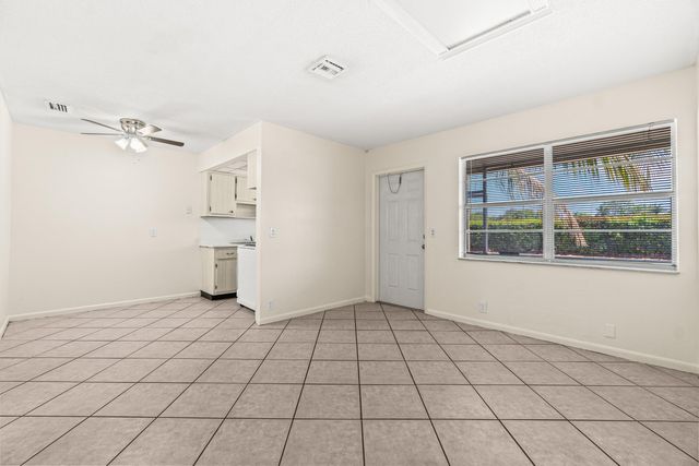 504 9th Avenue N 508, Lake Worth Beach, FL 33460