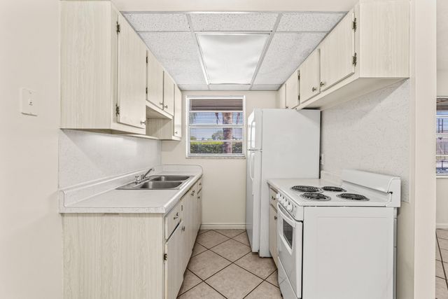 504 9th Avenue N 508, Lake Worth Beach, FL 33460