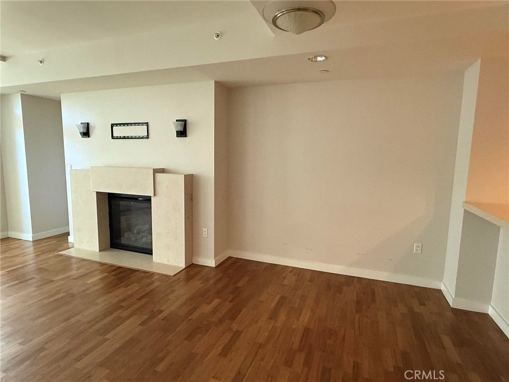 Image 16 of property listing at 920 Granite Drive 117, Pasadena, CA 91101