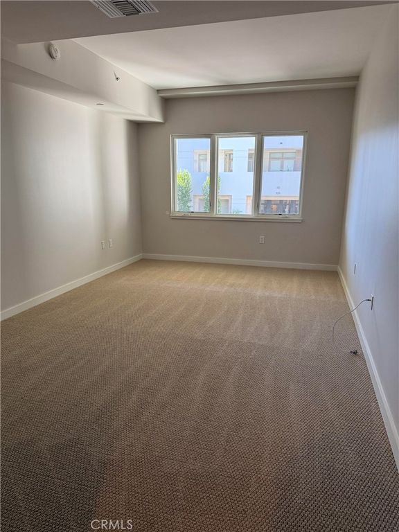 Image 20 of property listing at 920 Granite Drive 117, Pasadena, CA 91101