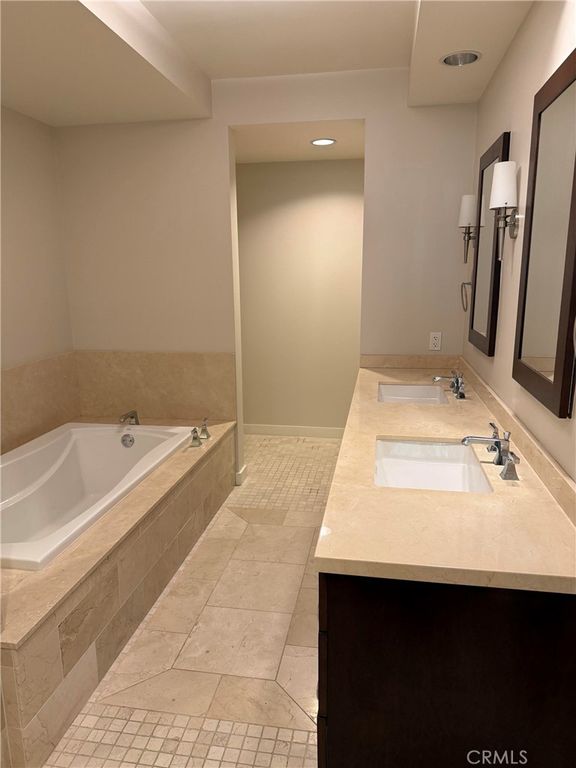 Image 27 of property listing at 920 Granite Drive 117, Pasadena, CA 91101