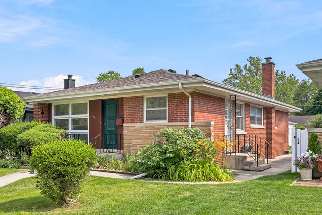 5107 Fairview Lane, Skokie, IL 60077