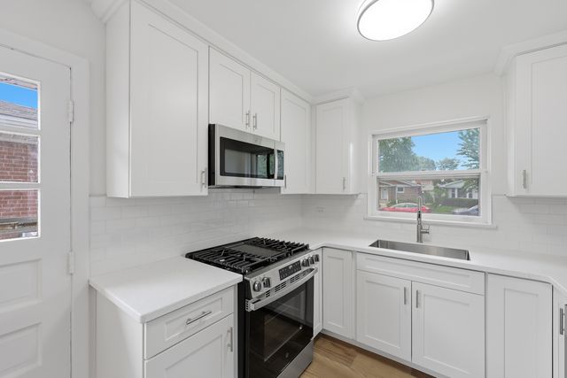 5107 Fairview Lane, Skokie, IL 60077
