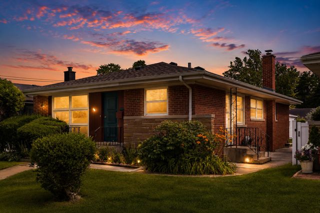 5107 Fairview Lane, Skokie, IL 60077