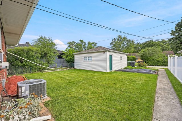 5107 Fairview Lane, Skokie, IL 60077