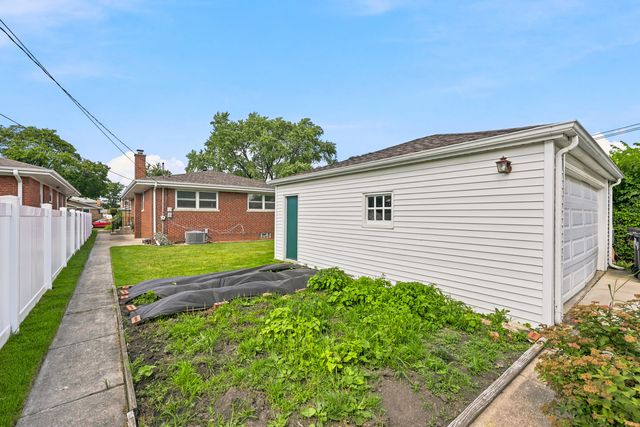 5107 Fairview Lane, Skokie, IL 60077