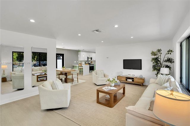 10 NW 100th St, Miami Shores, FL 33150