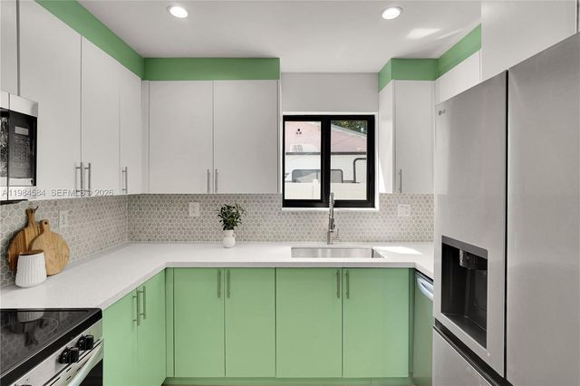 10 NW 100th St, Miami Shores, FL 33150