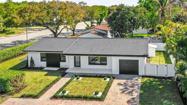 10 NW 100th St, Miami Shores, FL 33150