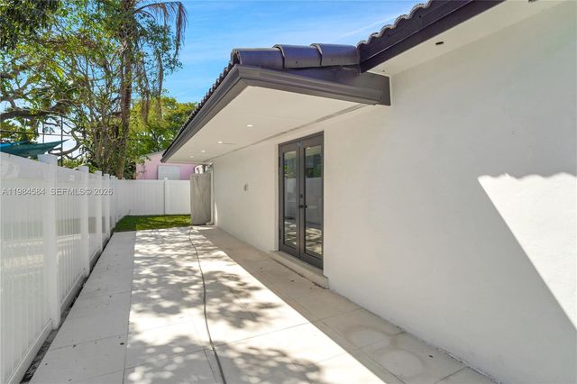 10 NW 100th St, Miami Shores, FL 33150