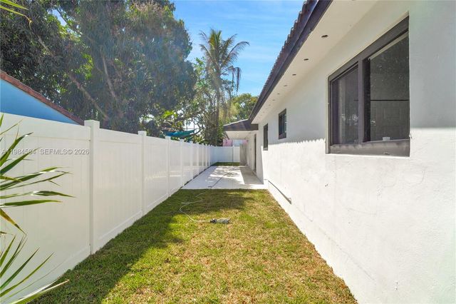 10 NW 100th St, Miami Shores, FL 33150