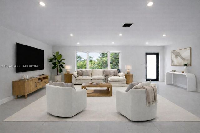 10 NW 100th St, Miami Shores, FL 33150