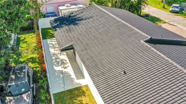 10 NW 100th St, Miami Shores, FL 33150