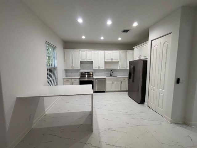 2789 Eagle Rock Circle 207, West Palm Beach, FL 33411