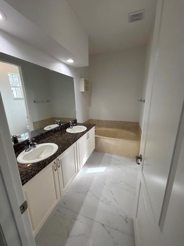 2789 Eagle Rock Circle 207, West Palm Beach, FL 33411