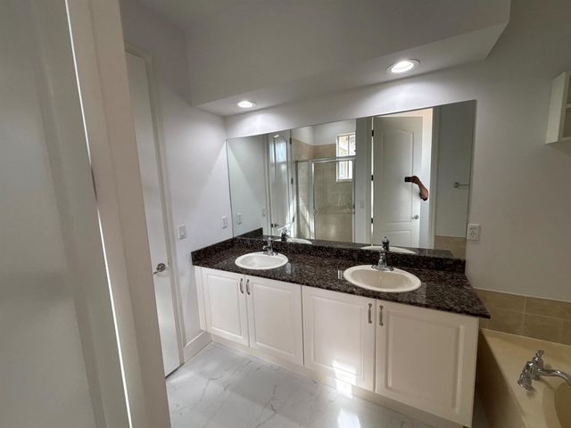 2789 Eagle Rock Circle 207, West Palm Beach, FL 33411