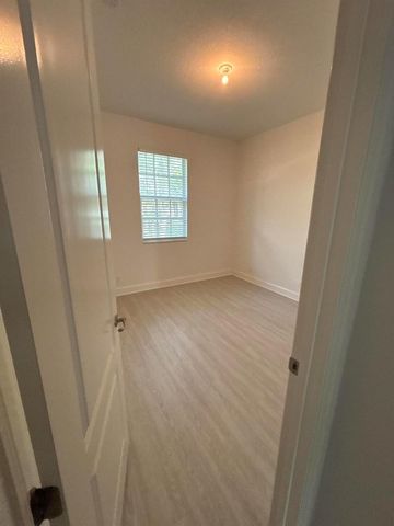 2789 Eagle Rock Circle 207, West Palm Beach, FL 33411