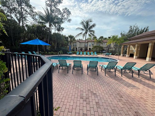 2789 Eagle Rock Circle 207, West Palm Beach, FL 33411