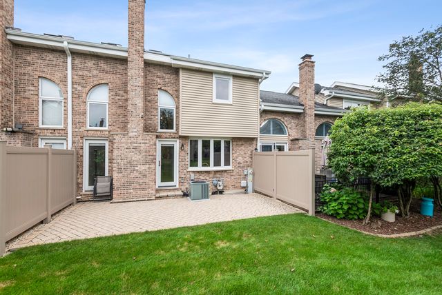 17326 Brook Crossing Court, Orland Park, IL 60467