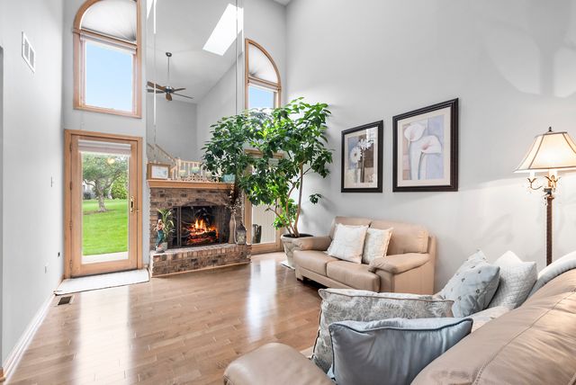 17326 Brook Crossing Court, Orland Park, IL 60467